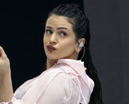 Rosalía reacciona contundentemente ante la edición manipulada de sus fotos por JC Reyes (1)
