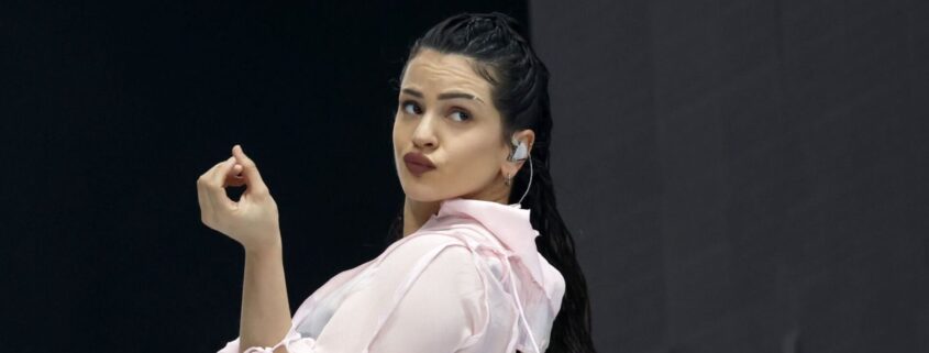Rosalía reacciona contundentemente ante la edición manipulada de sus fotos por JC Reyes (1)